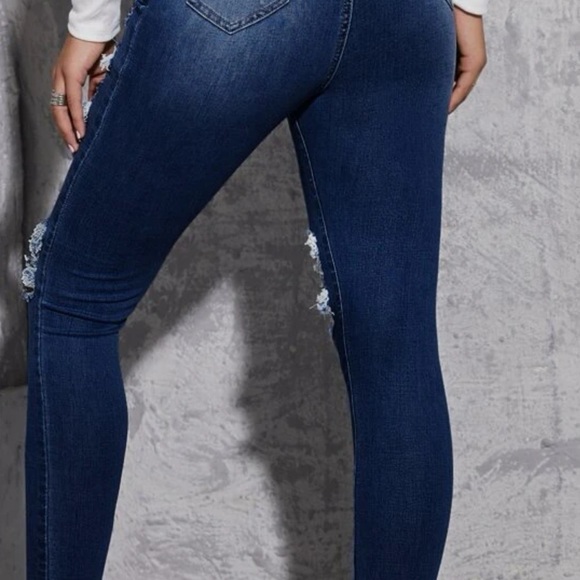 Dark washed ripped jeans - Picture 2 of 2